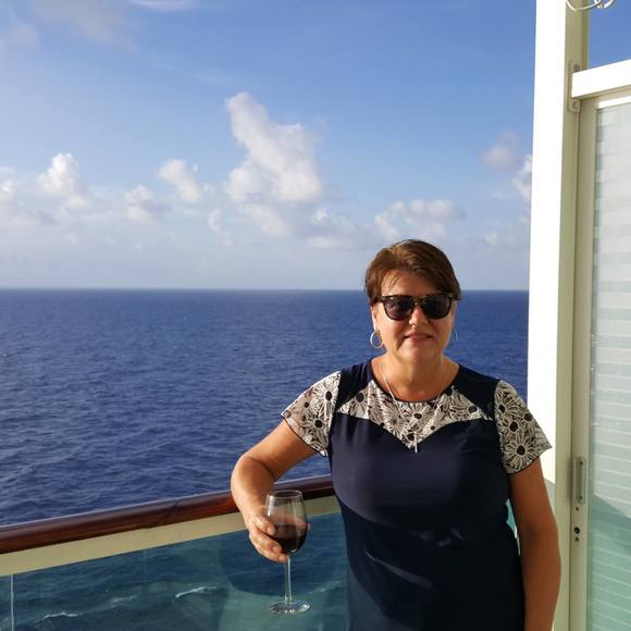 Meet your Posher, Elaine - Picture 1 of 1